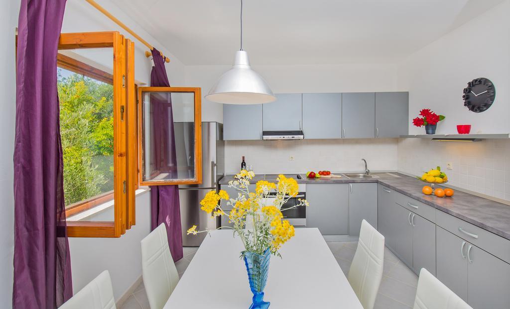 Apartment Lujak Donje Celo Екстериор снимка